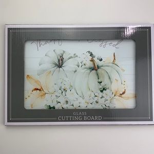 ✌🏼3/$30✌🏼”Thankful & Blessed” Pumpkin Decor Glass Cutting Board